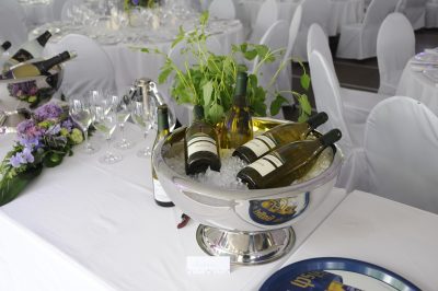 Geschirrverleih, Hochzeit, Eventverleih, Hussen, Tischdecken, Zeltverleih