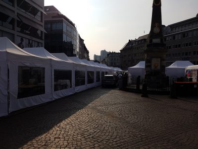 Zelt, Zeltverleih, Mietzelt, Zelt mieten, Zelt leihen, Leihzelt, Faltzelt, Ruck-Zuck Zelt, Zeltverleih Bonn, Austellungszelt, Präsentationszelt