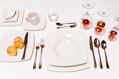 Geschirrverleih, Geschirrverleih, Porzellanverleih, Besteckverleih, Eventvermietung, Verleih von Geschirr, gedeckter Tisch