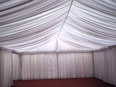 Zelt, Teppich, Textil-Himmel gerafft, Textil-Seitenverkleidung gerafft