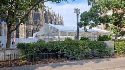 Zeltverleih, Zeltvermietung, Partyzelt, Partyzeltvermietung, Partyzelt Köln, Hochzeitszelt, Eventzelt, Zeltverleih Köln, Mietzelt, Zeltvermietung Köln, Eventausstattung, Möbelvermietung, Möbelverleih, Mietsortiment, Eventvermietung, Eventverleih, Hochzeitszeltverleih, günstig Zelte mieten, Mietzelt Köln